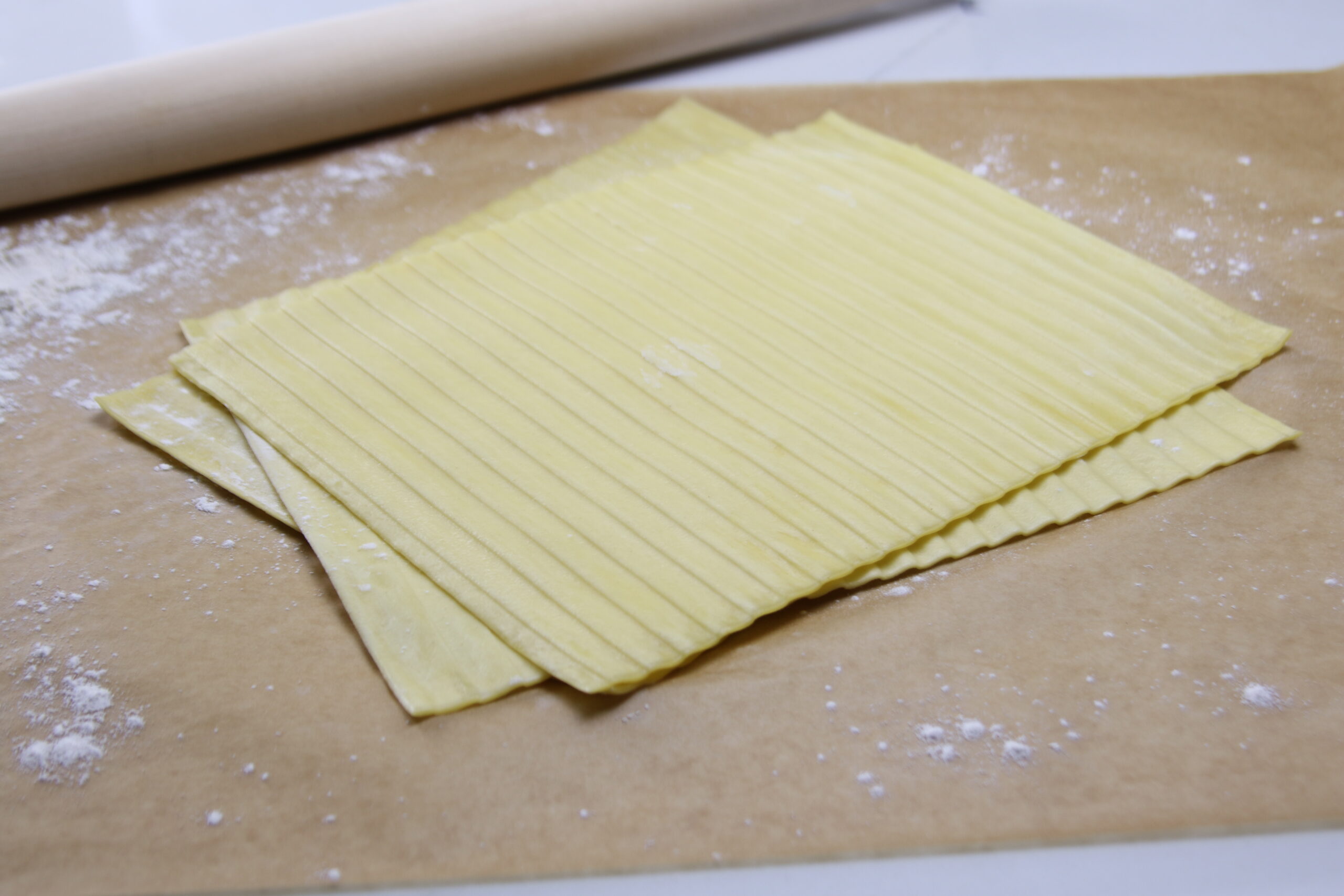 BERNARDI - Wavy Pasta Sheet 5oz -1/10 lb Bulk