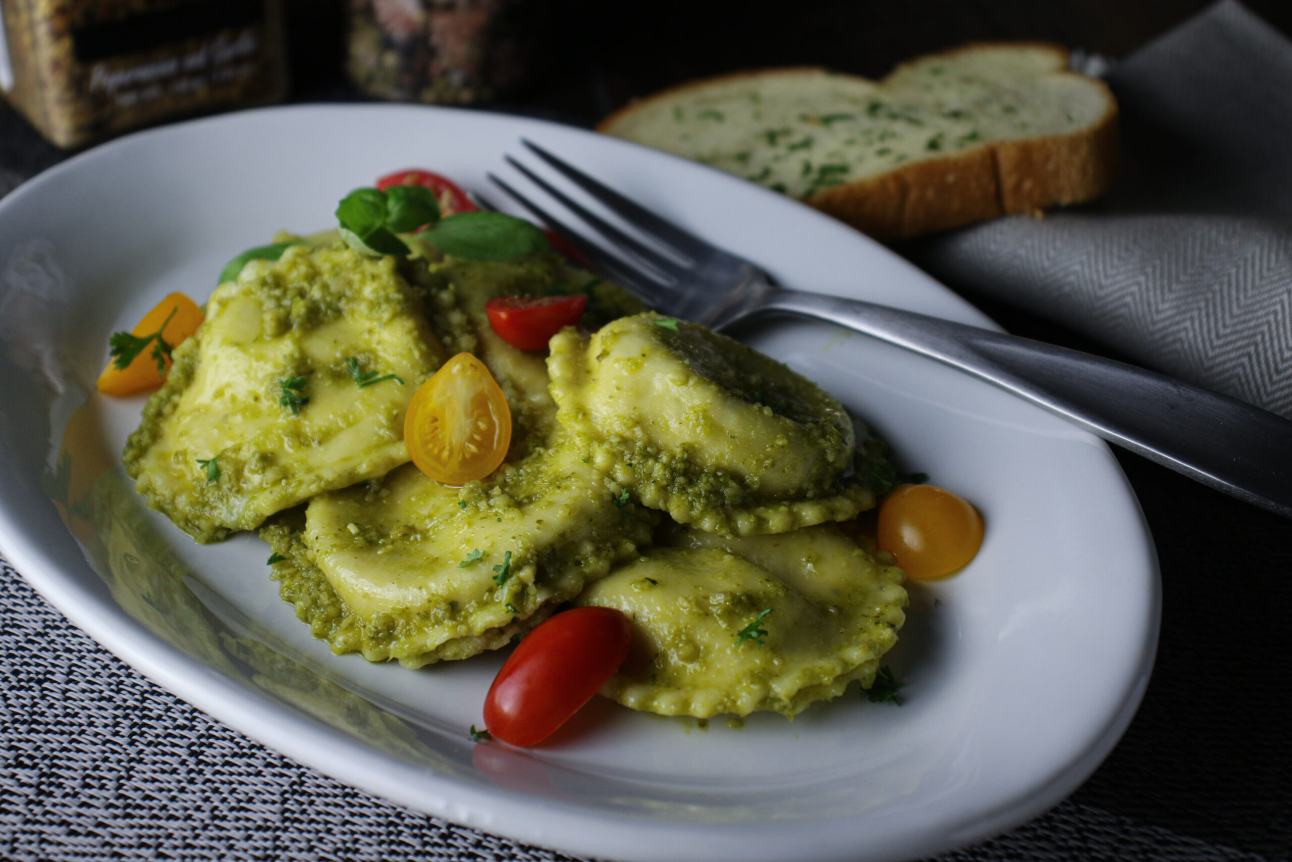 BERNARDI-JUMBO ROUND CHICKEN/PROV RAVIOLI - 2/3.75 lb Bags