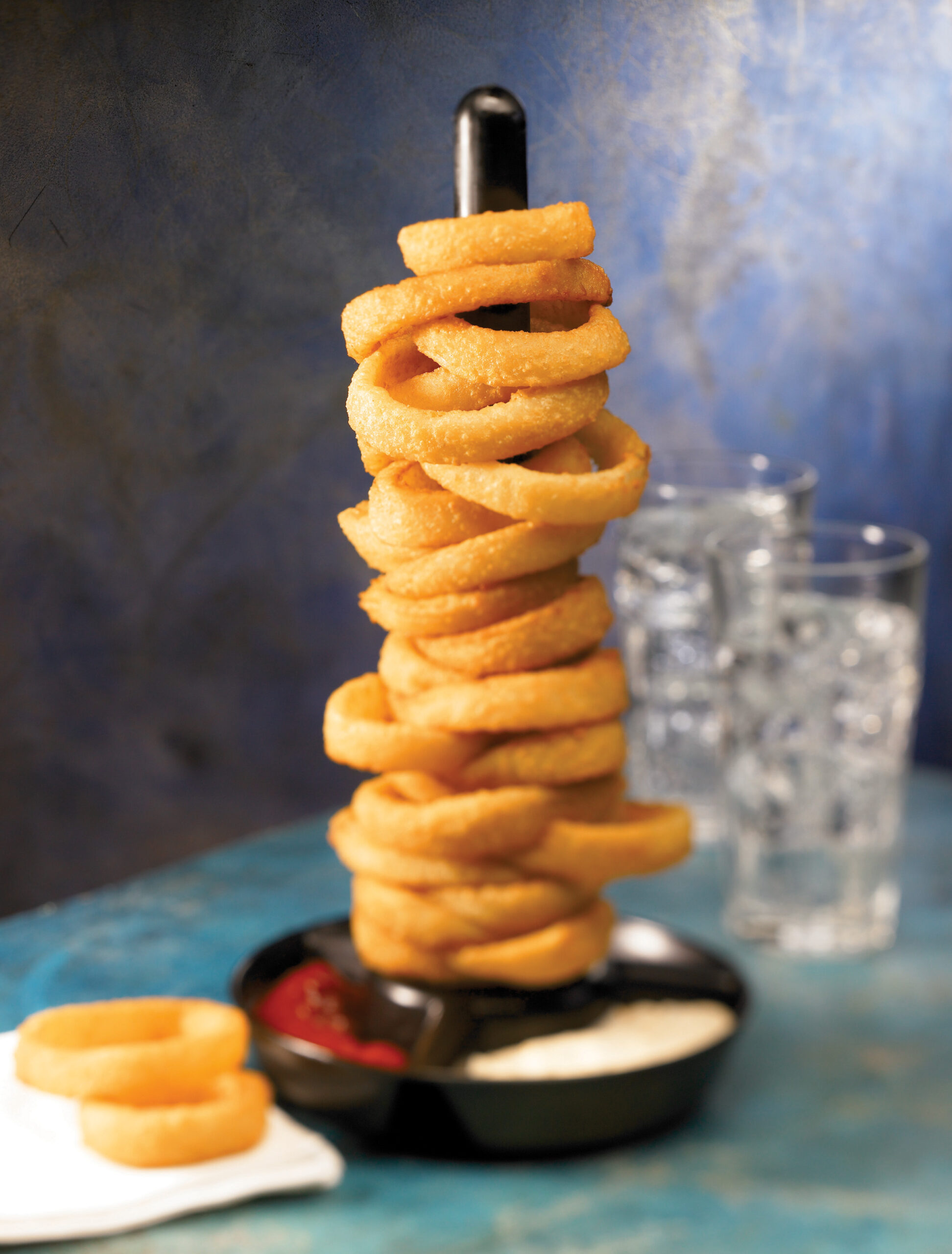 FRED'S - Beer Battered Thin Cut Onion Ring 3/8in - 4/2.5 lb Bags
